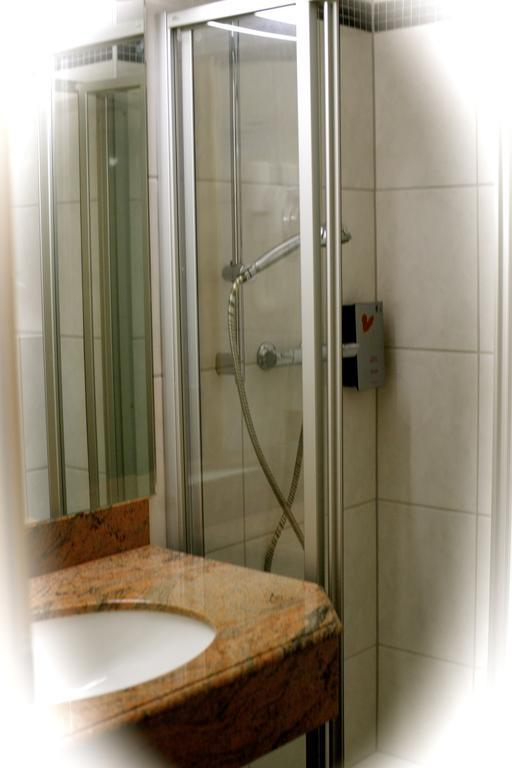 Hotel - Reweschnier Kusel 객실 사진
